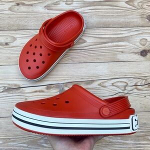 Crocs Off Court Logo Clog